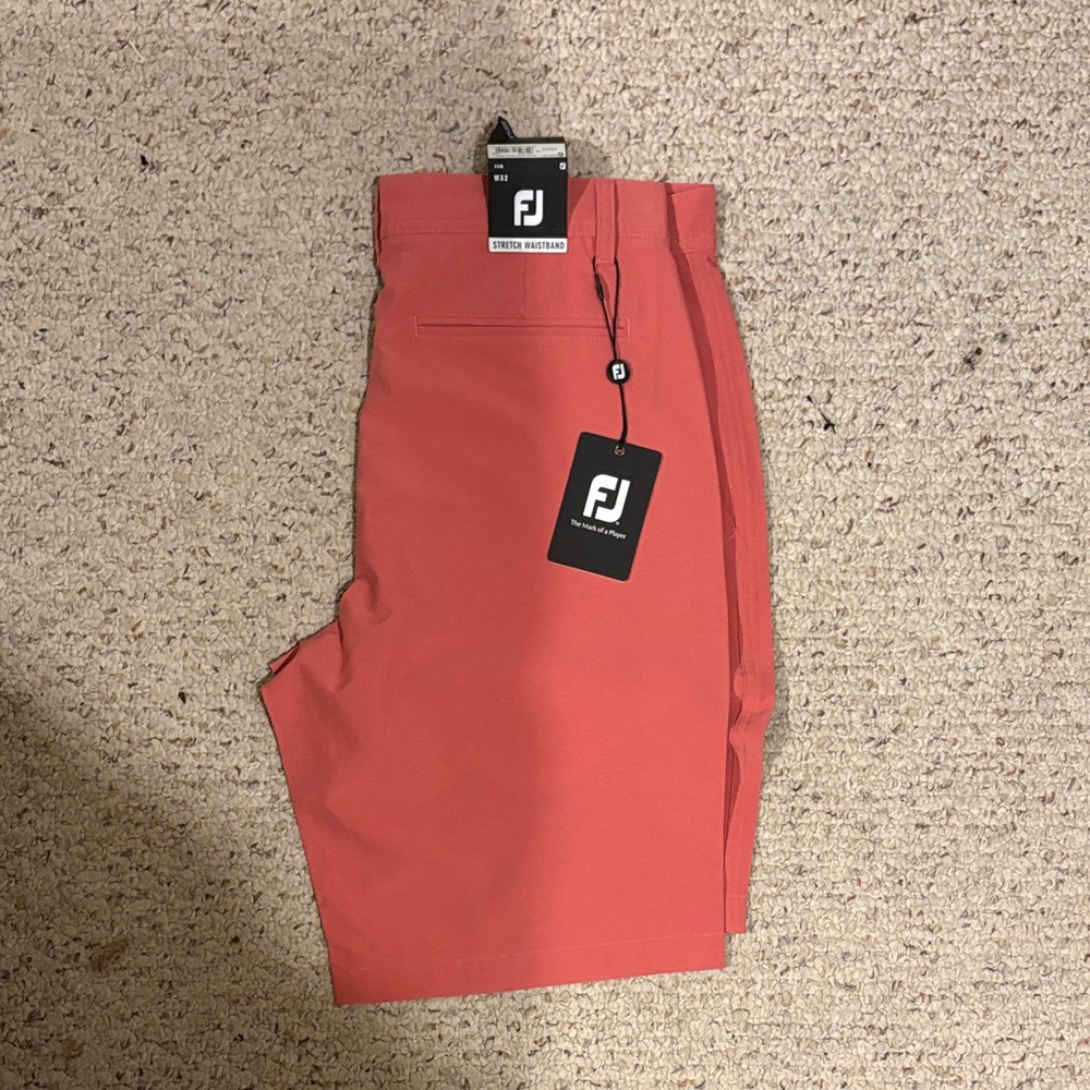 FootJoy Women’s W32 Salmon Golf Shorts